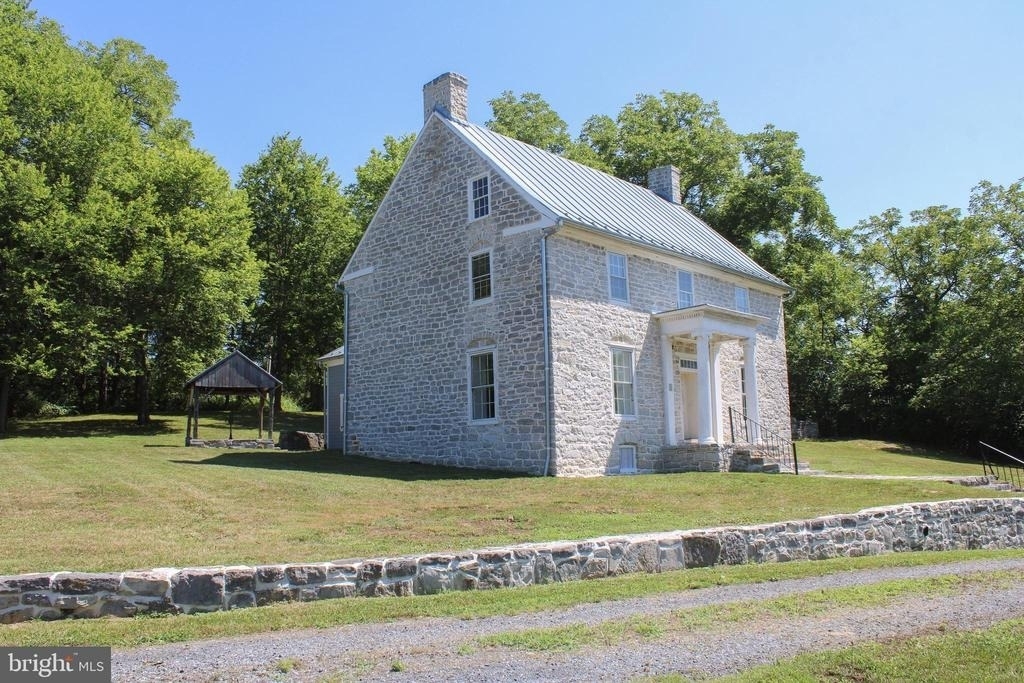 242 Fort Bowman Road - Photo 2