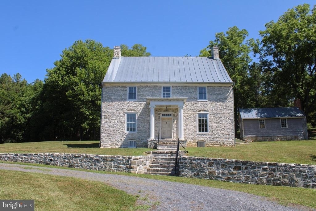 242 Fort Bowman Road - Photo 1