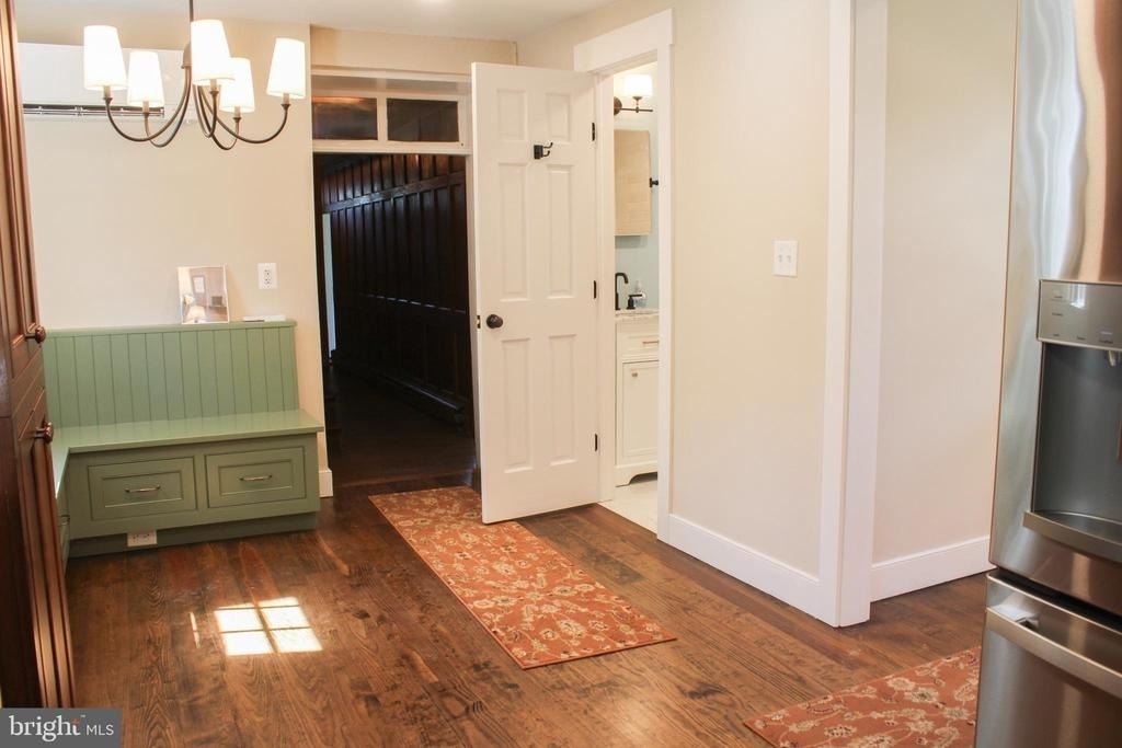 242 Fort Bowman Road - Photo 5
