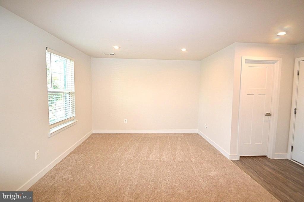 11328 Willow Green Circle - Photo 3