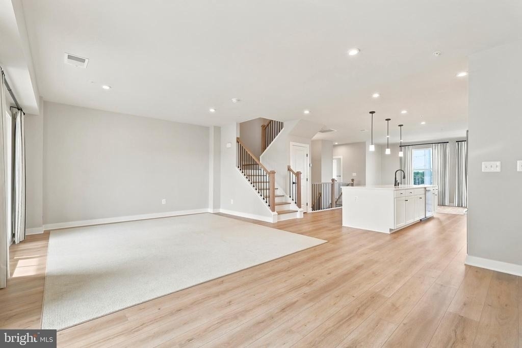 8046 Williamson Boulevard Ne - Photo 10