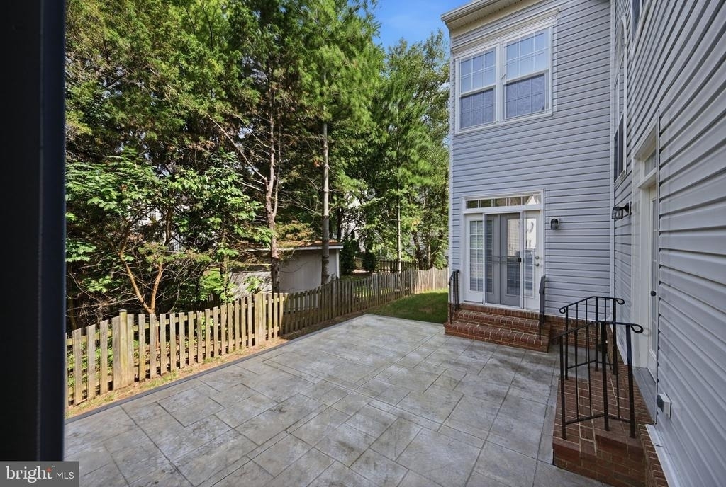 21817 Wingfoot Court - Photo 9