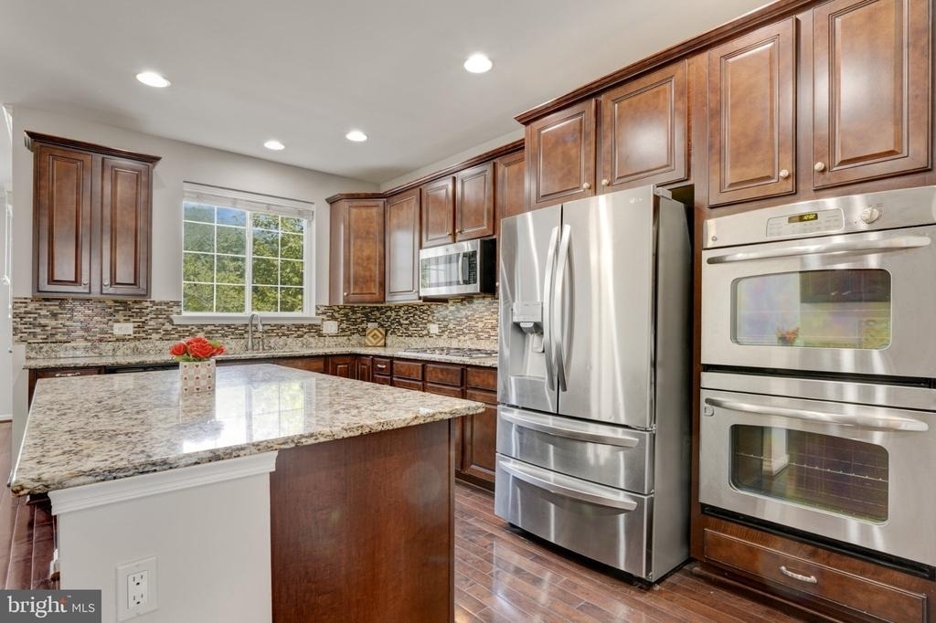 24837 Mason Dale Terrace - Photo 2