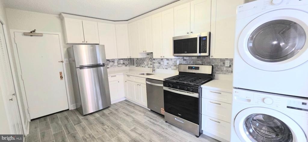 3705 S George Mason Drive - Photo 19
