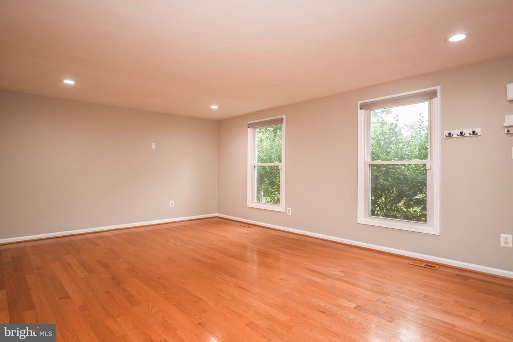 9627 Locust Hill Drive - Photo 4