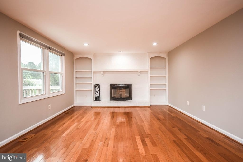 9627 Locust Hill Drive - Photo 7