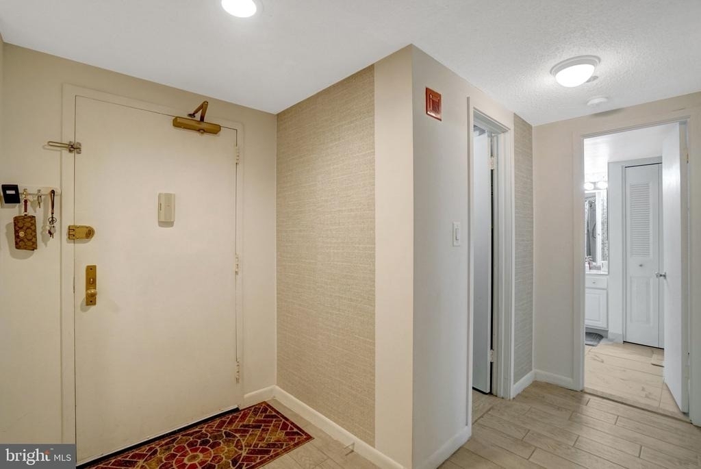 3709 S George Mason Drive - Photo 2