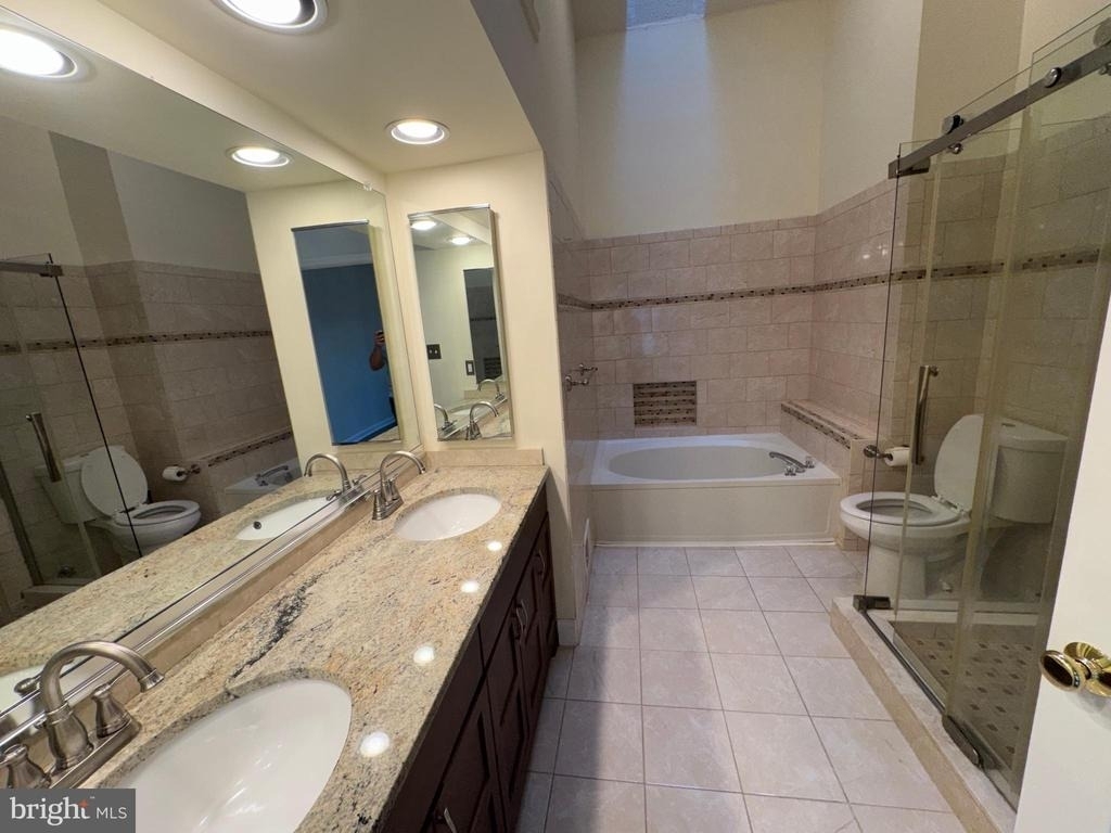 9685 Woodhenge Court - Photo 18