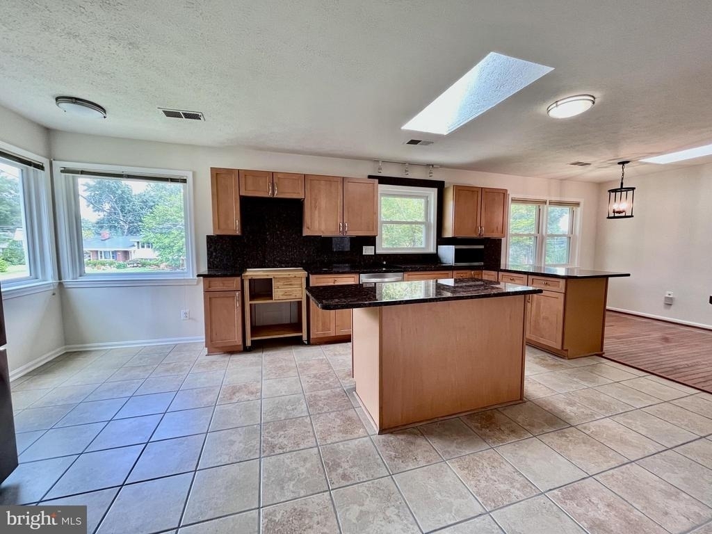 5350 Ravensworth Road - Photo 44