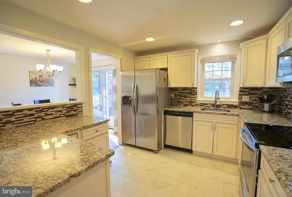 4218 University Drive - Photo 5