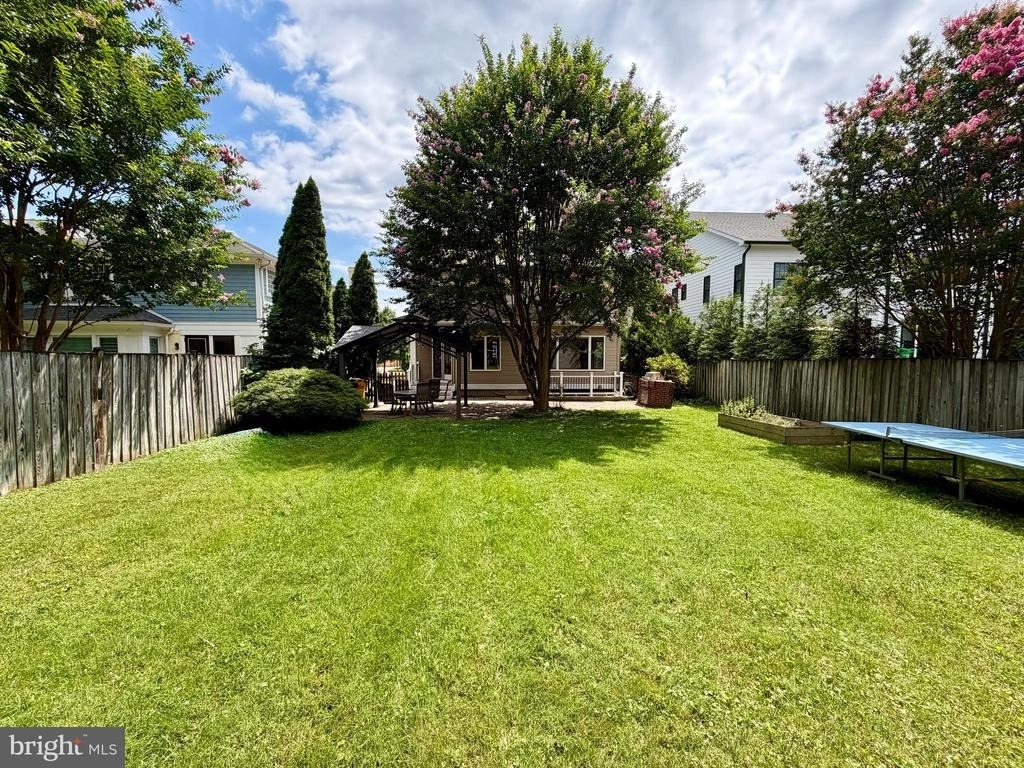 904 Lincoln Avenue - Photo 3