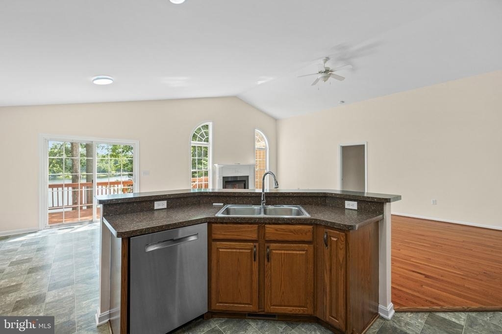 686 Lake Caroline Drive - Photo 11