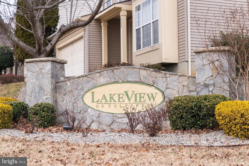 987 Longview Lane - Photo 1