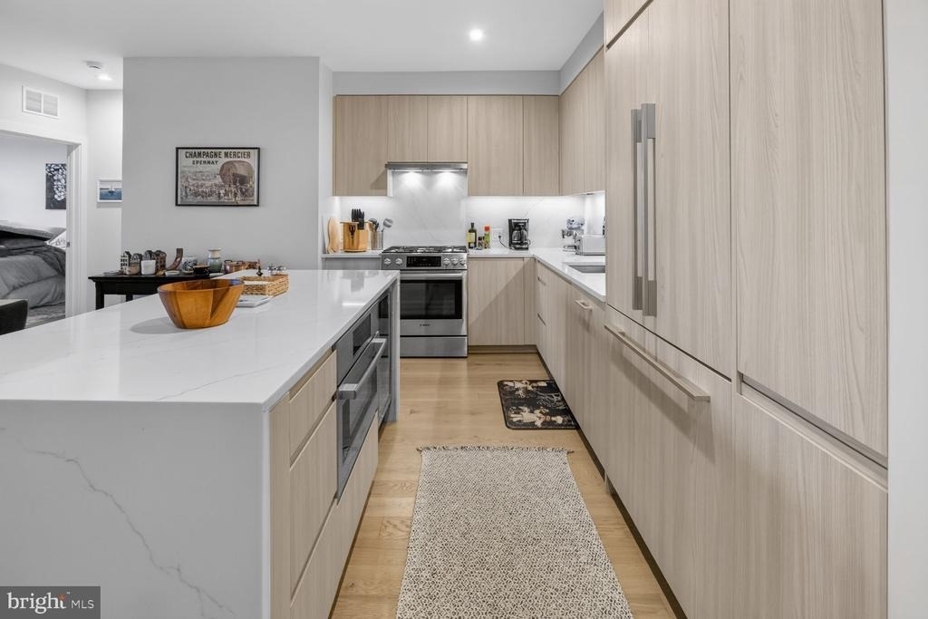 737 Swann Avenue - Photo 5