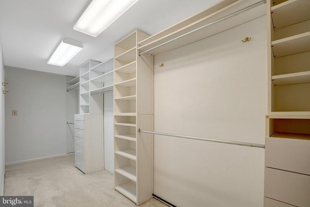 821 N Latham Street - Photo 38