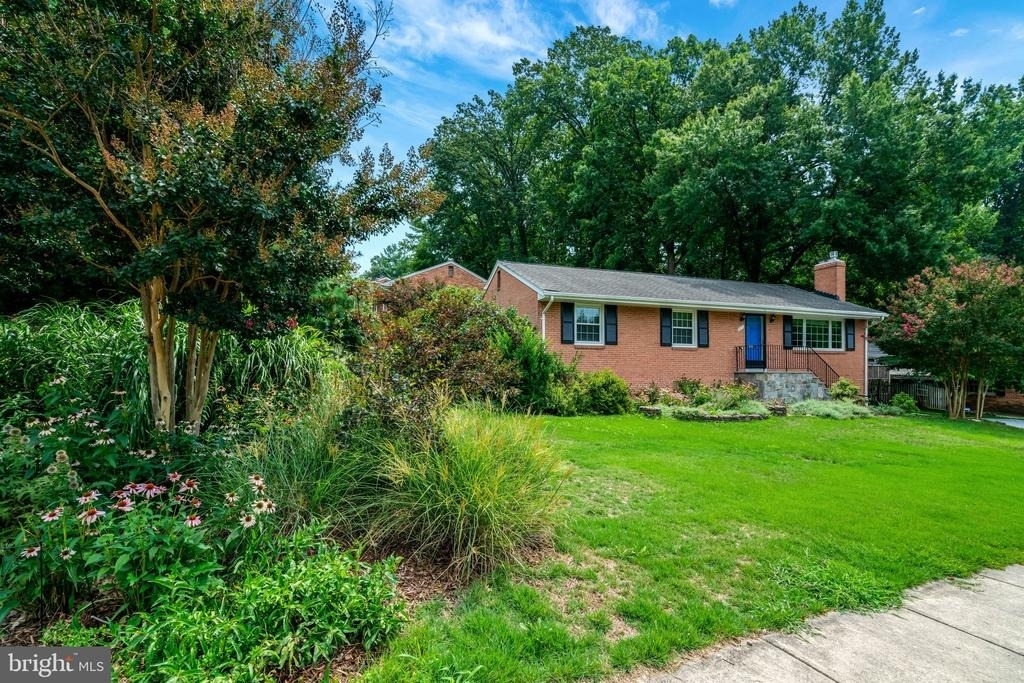 821 N Latham Street - Photo 1