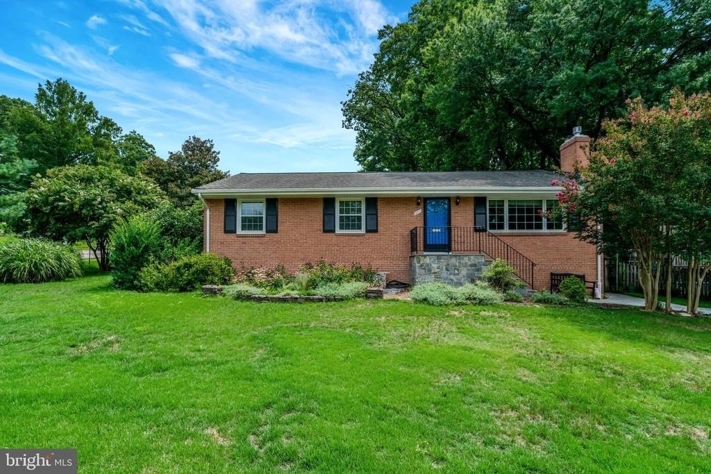 821 N Latham Street - Photo 0