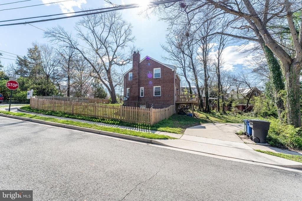 4901 7th Street N - Photo 5