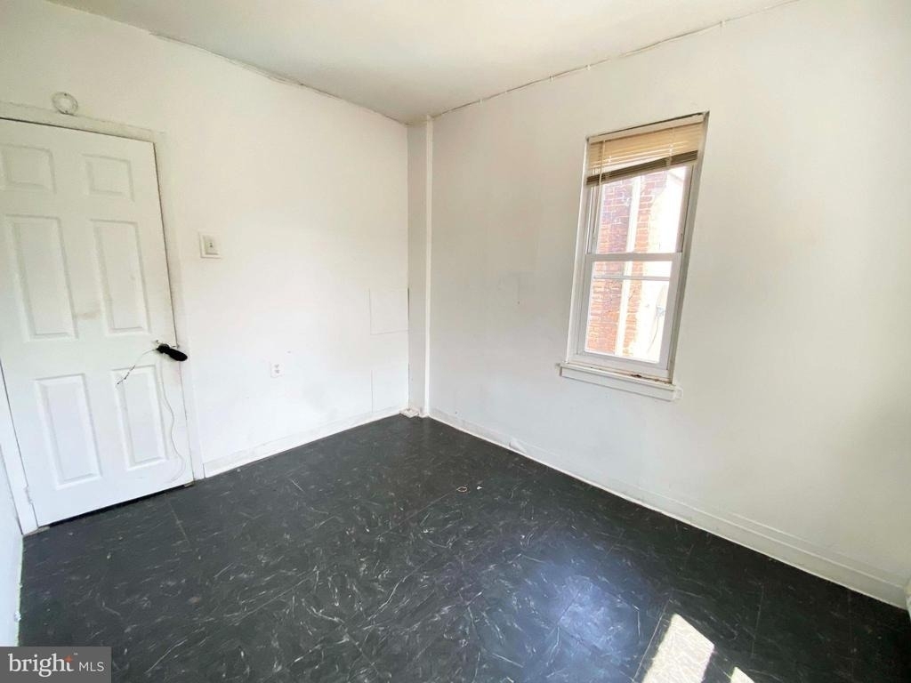 248 E Cambria Street - Photo 4