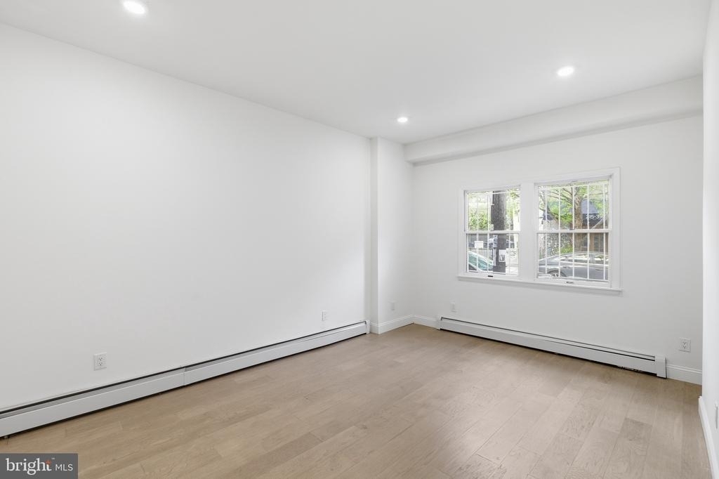 935 E Passyunk Avenue - Photo 8