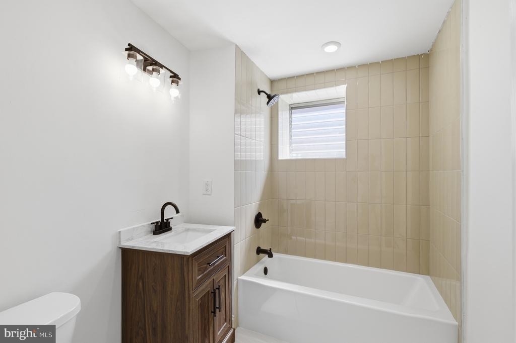 935 E Passyunk Avenue - Photo 18