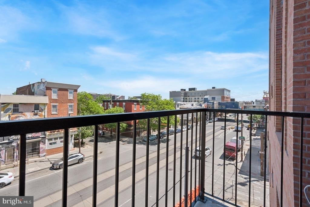 130 W Girard Avenue - Photo 22