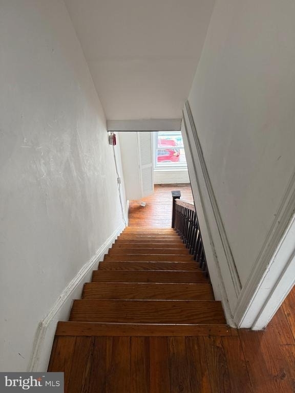 534 W Girard Avenue - Photo 4