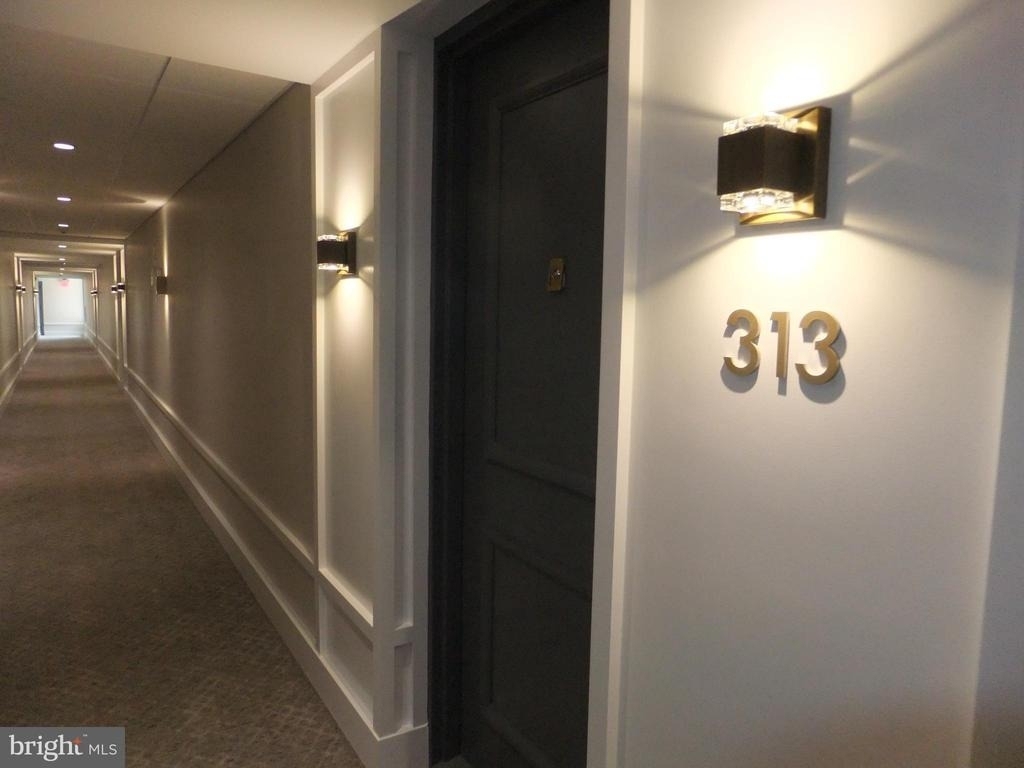 1650 Oakwood Drive - Photo 2