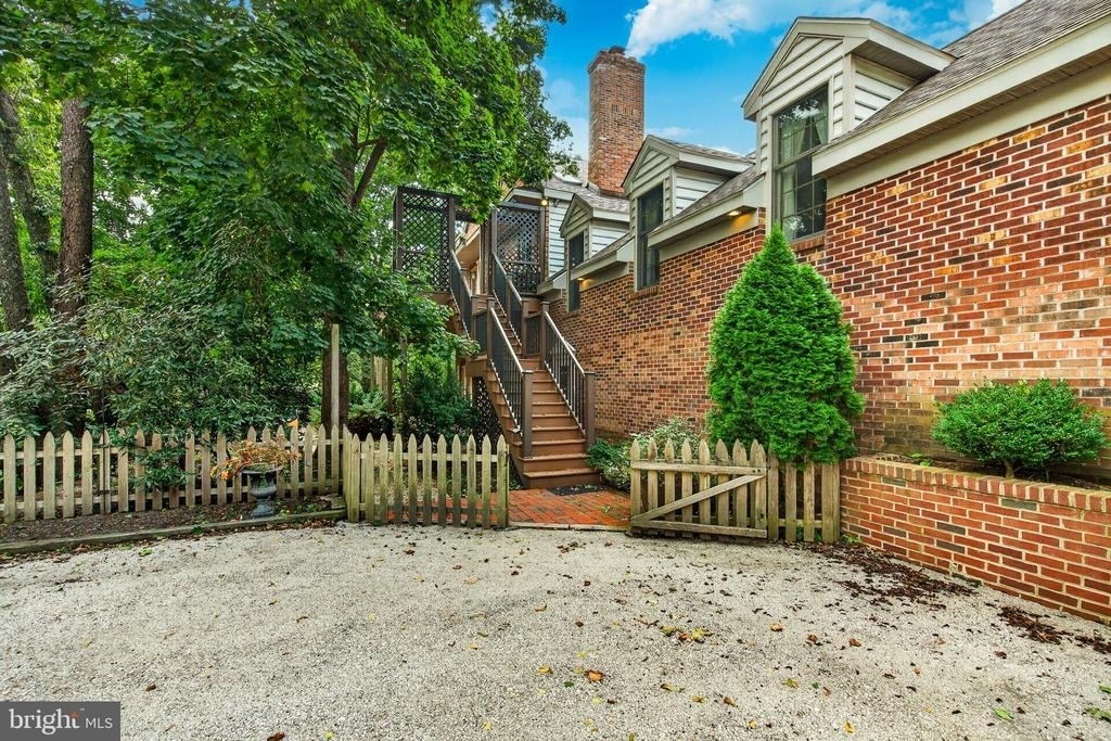 42 Kitty Lane - Photo 8