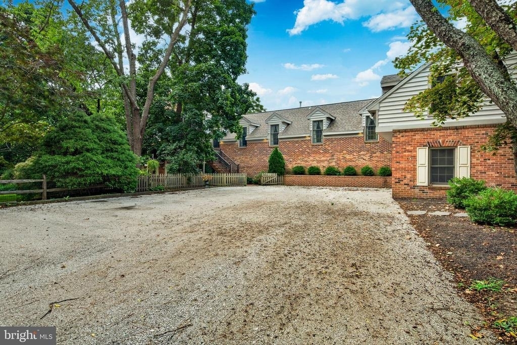 42 Kitty Lane - Photo 6