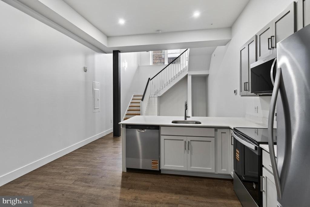 123 S Main Street - Photo 3