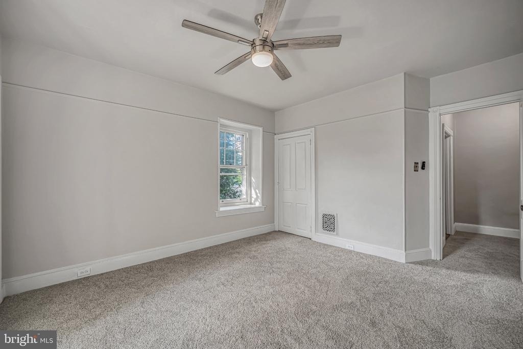 121 W Oakland Avenue - Photo 27
