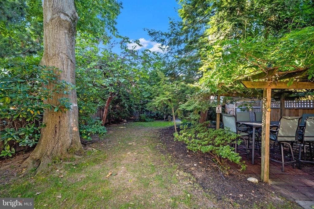 121 W Oakland Avenue - Photo 42