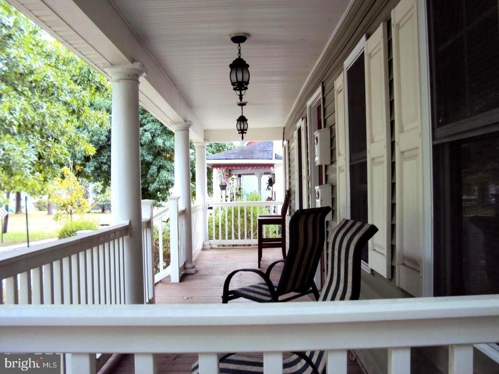 18 Chapel Avenue - Photo 1