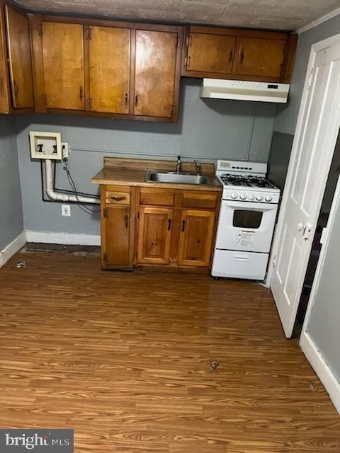 27 Pine Street - Photo 1