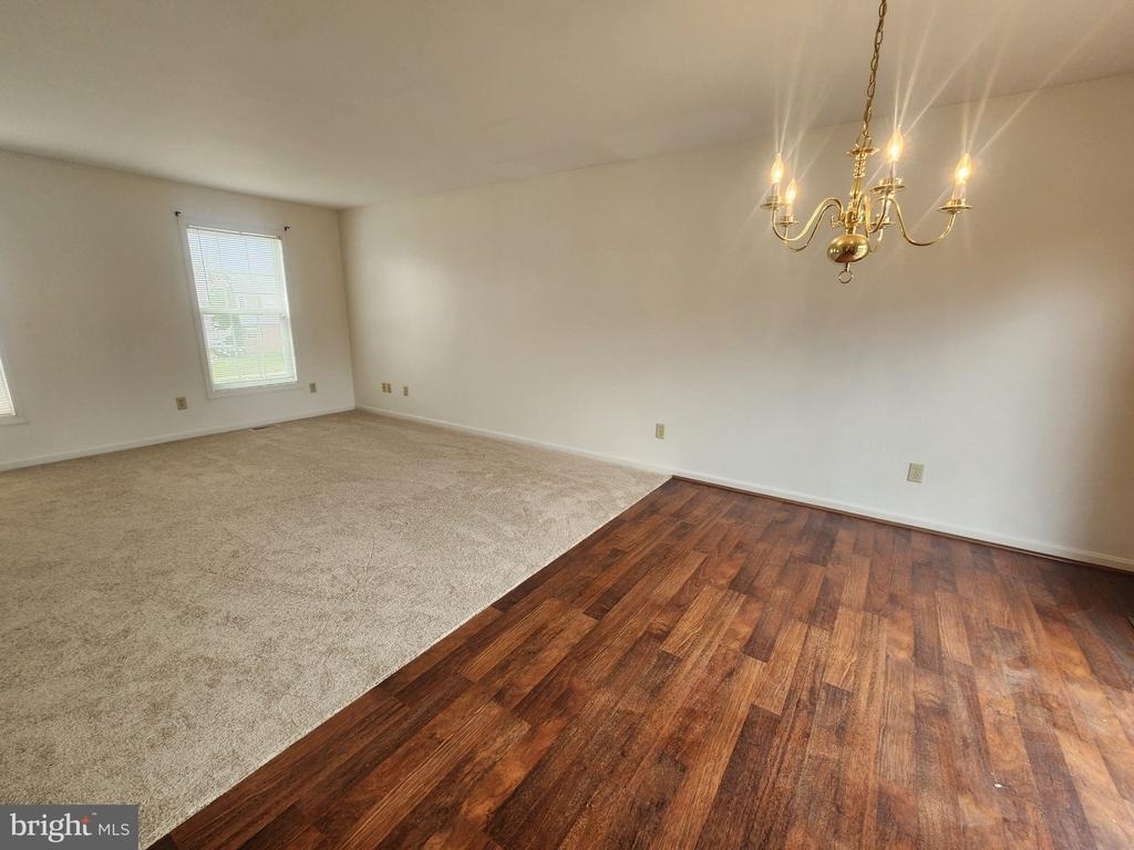 1048 Kasinof Avenue - Photo 2