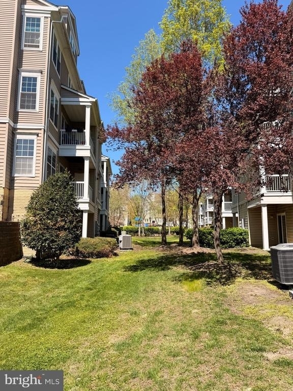 14401 Hampshire Hall Court - Photo 4