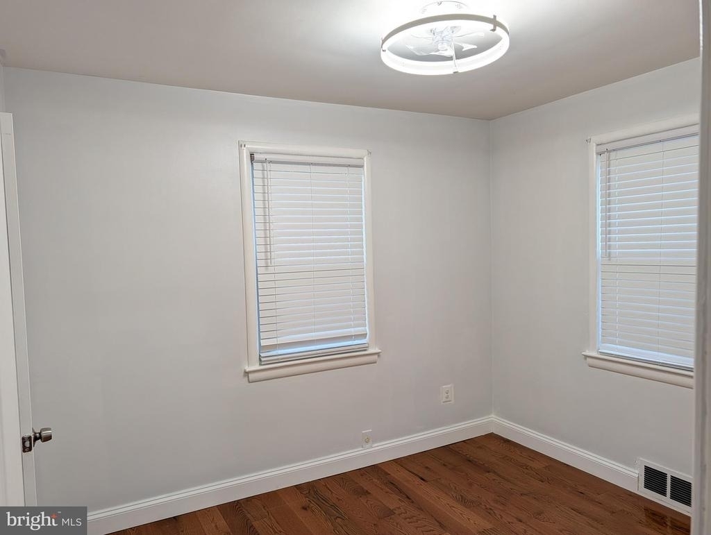 5504 Kirby Street - Photo 8