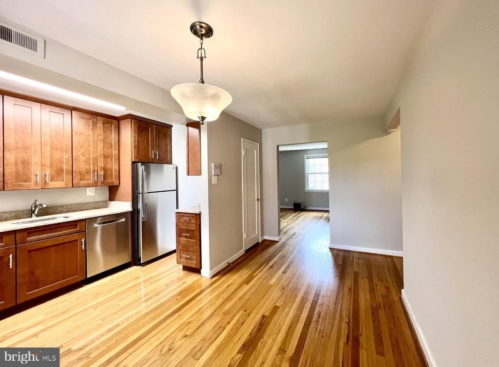 2207 Washington Avenue - Photo 3