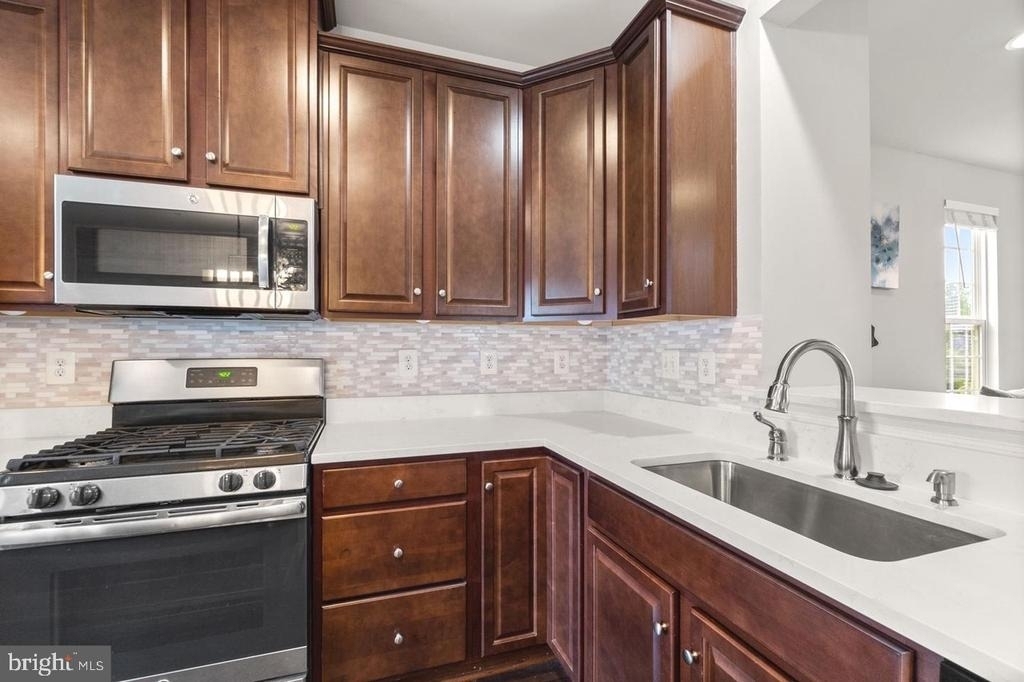 5758 Barts Way - Photo 8