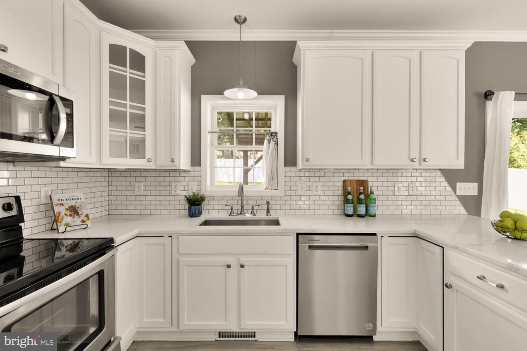 1831 Clarke Boulevard - Photo 10