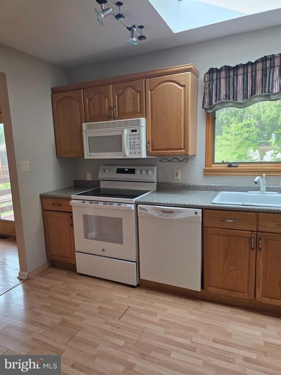 812 Leeds Lane - Photo 18