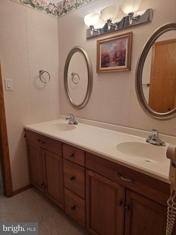 812 Leeds Lane - Photo 22