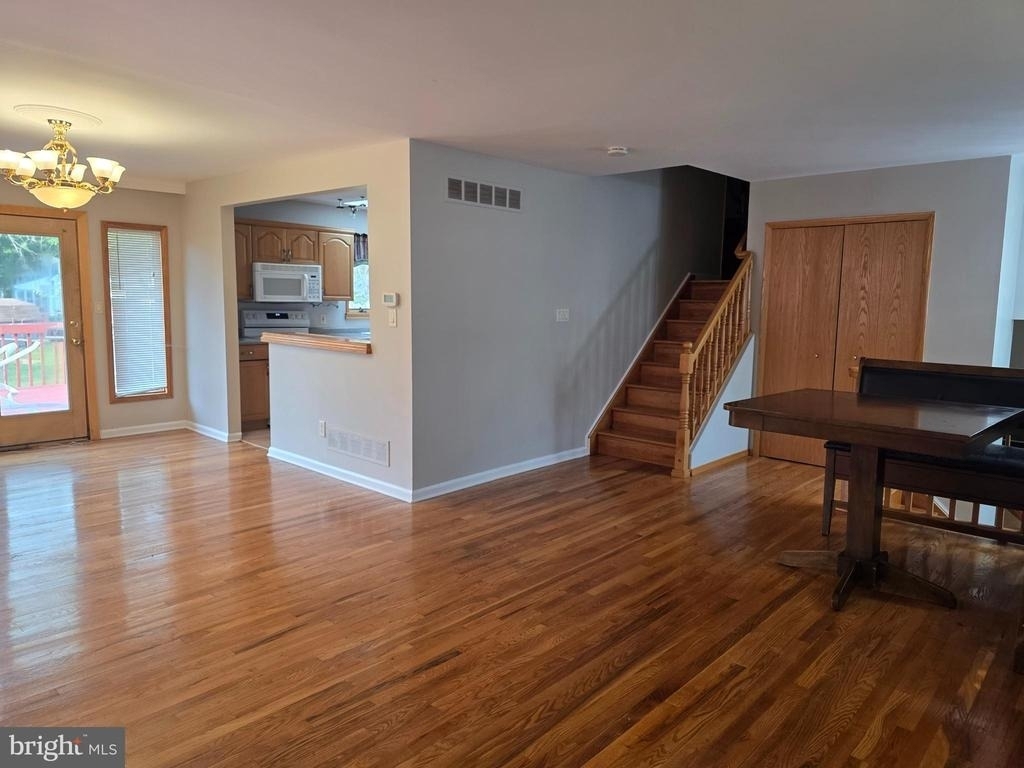 812 Leeds Lane - Photo 16