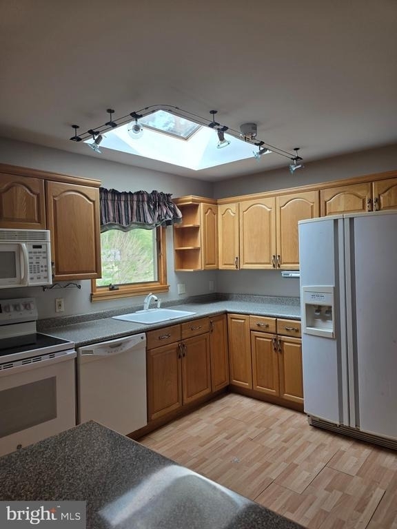 812 Leeds Lane - Photo 17