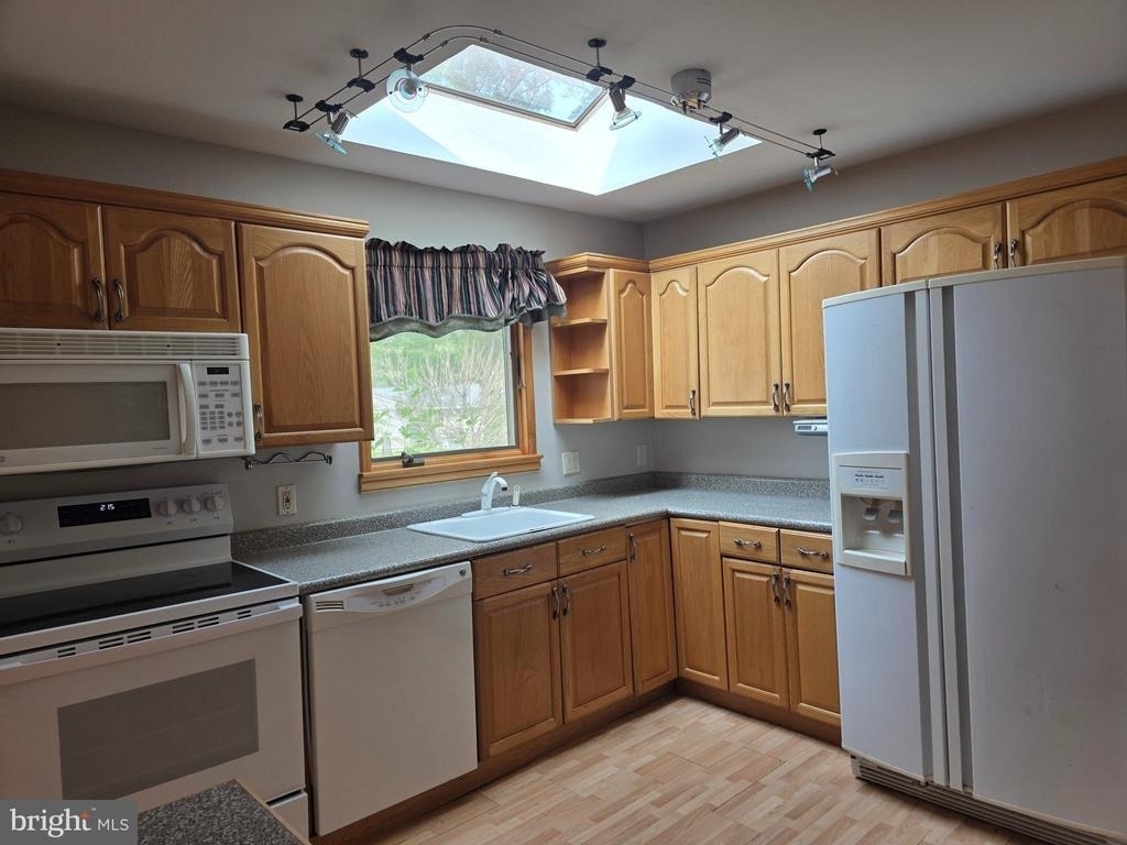 812 Leeds Lane - Photo 21