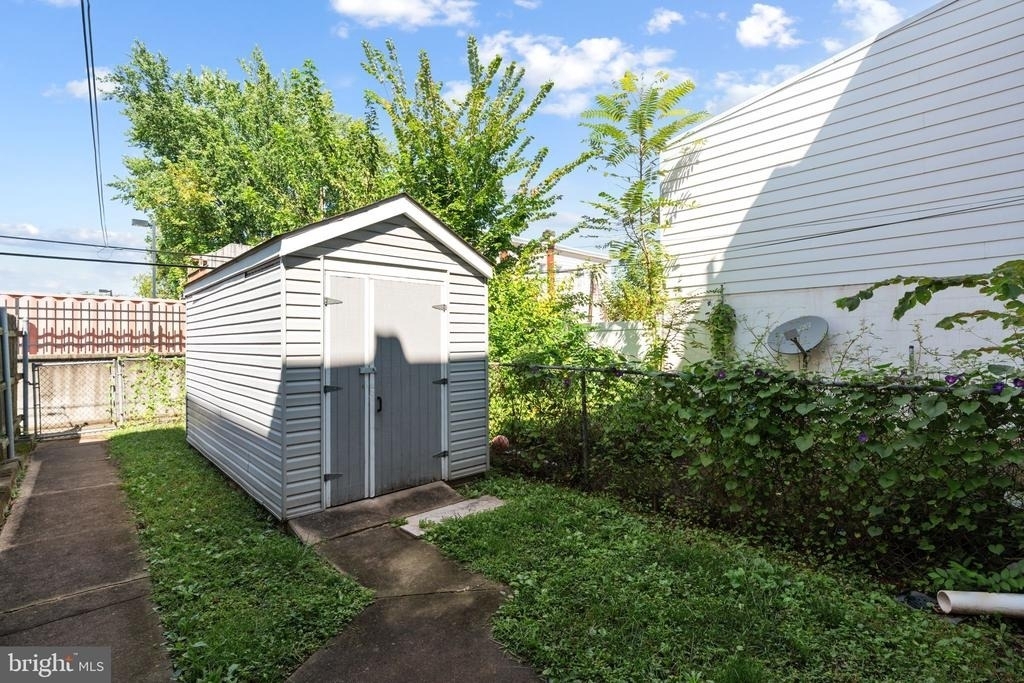 613 N Scott Street - Photo 17