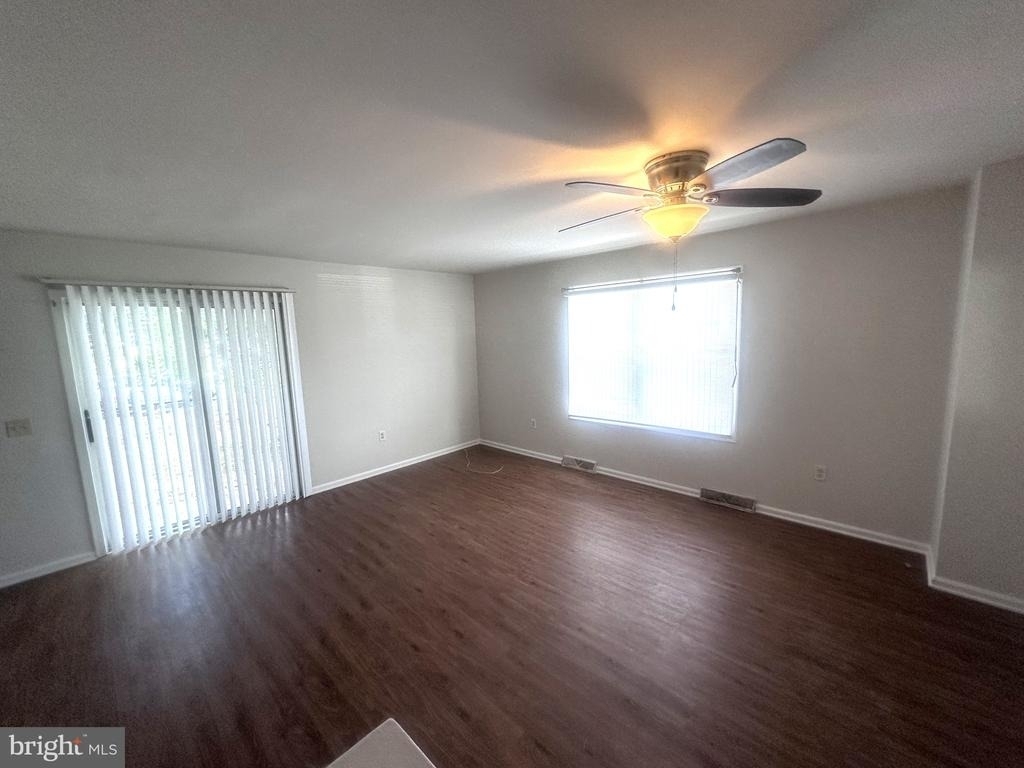 173 Hampton Drive - Photo 2