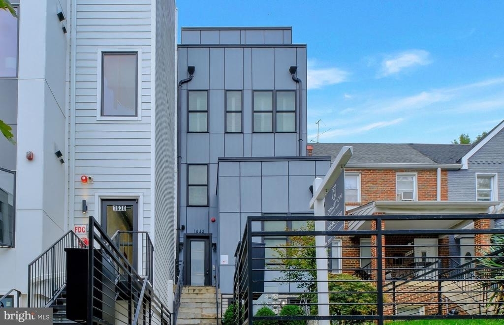 1632 K Street Ne - Photo 1