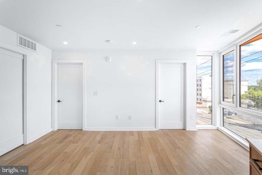 1522 Rhode Island Avenue Ne - Photo 1